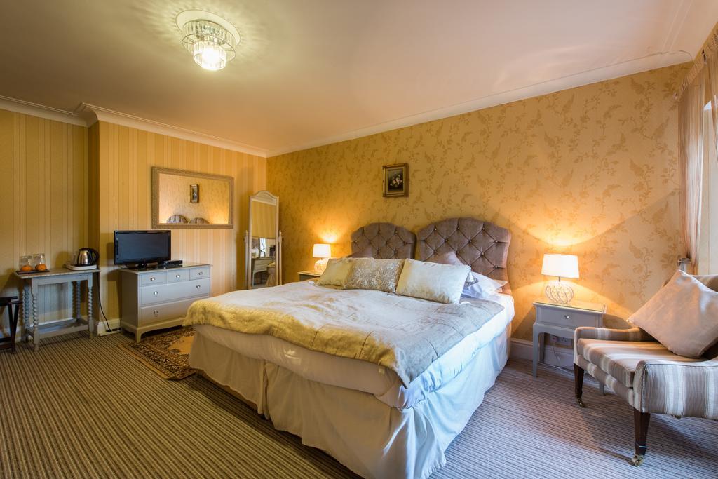 Maenan Abbey Hotel Ланруст Екстериор снимка