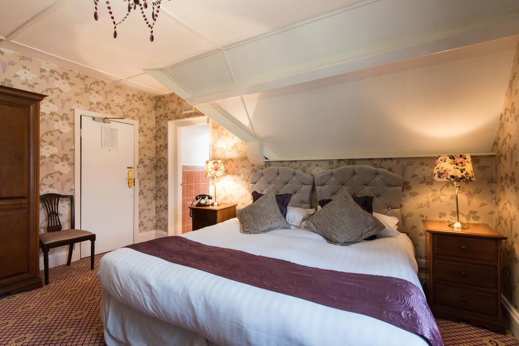 Maenan Abbey Hotel Ланруст Екстериор снимка