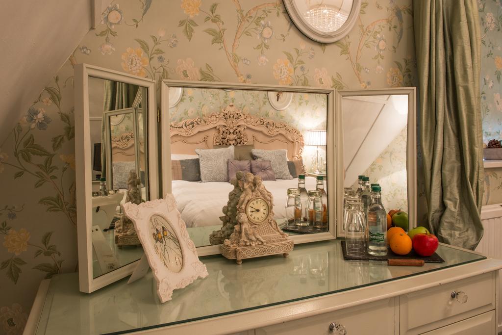 Maenan Abbey Hotel Ланруст Екстериор снимка