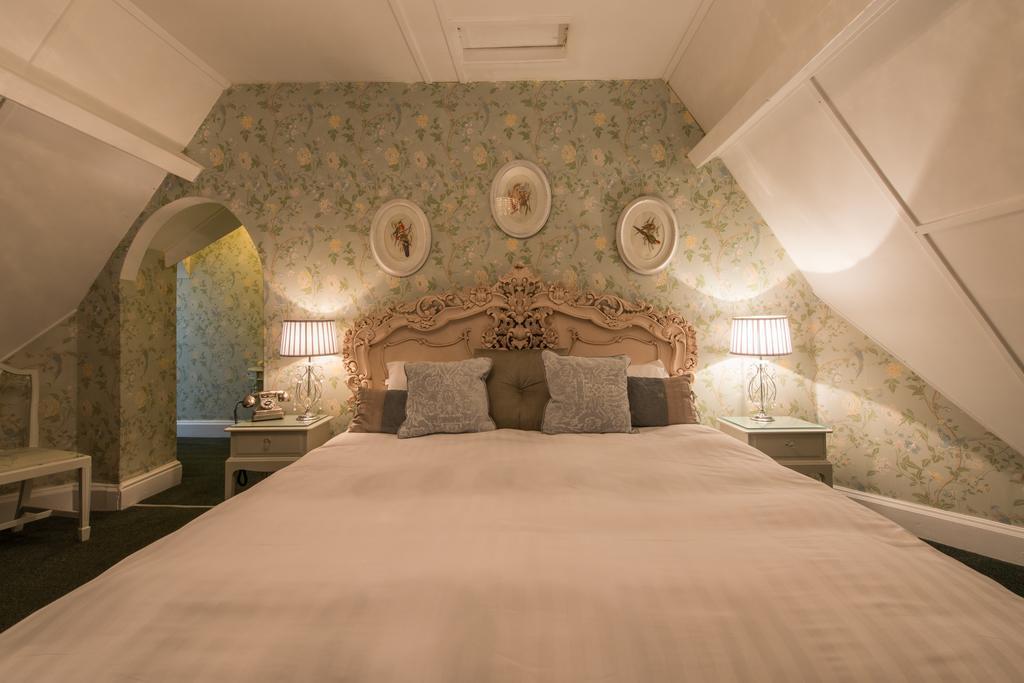 Maenan Abbey Hotel Ланруст Екстериор снимка