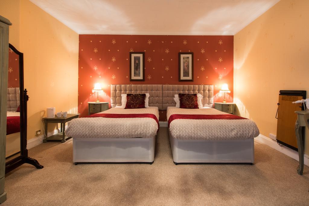 Maenan Abbey Hotel Ланруст Екстериор снимка