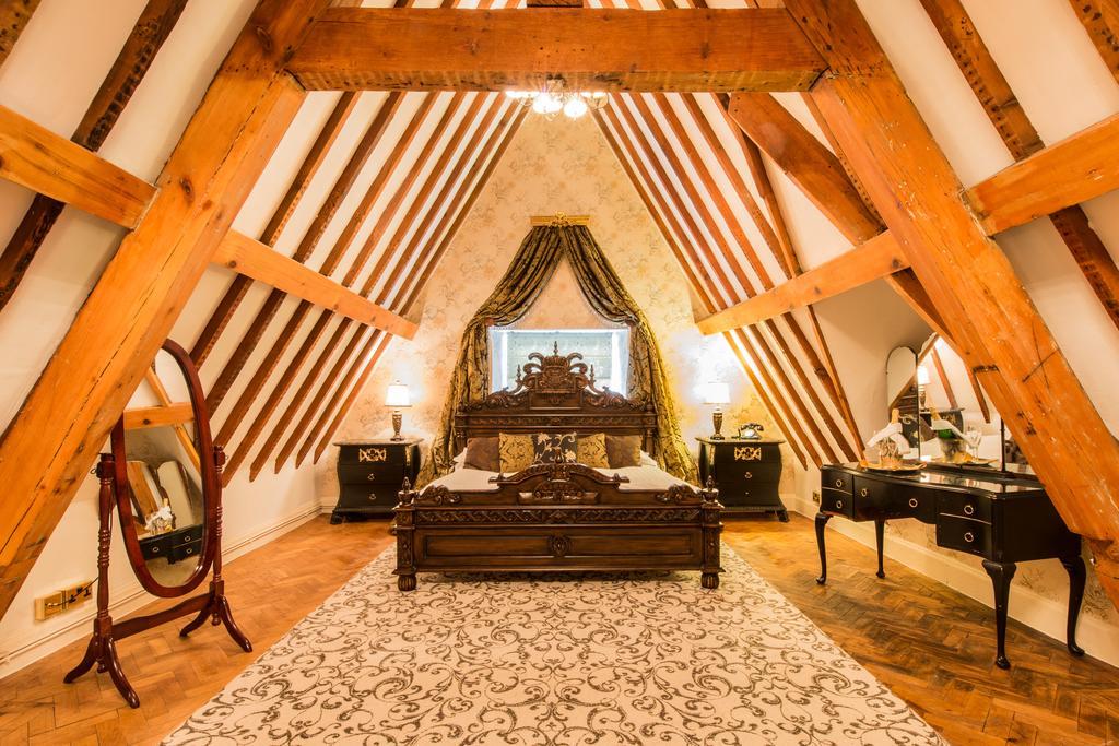 Maenan Abbey Hotel Ланруст Екстериор снимка