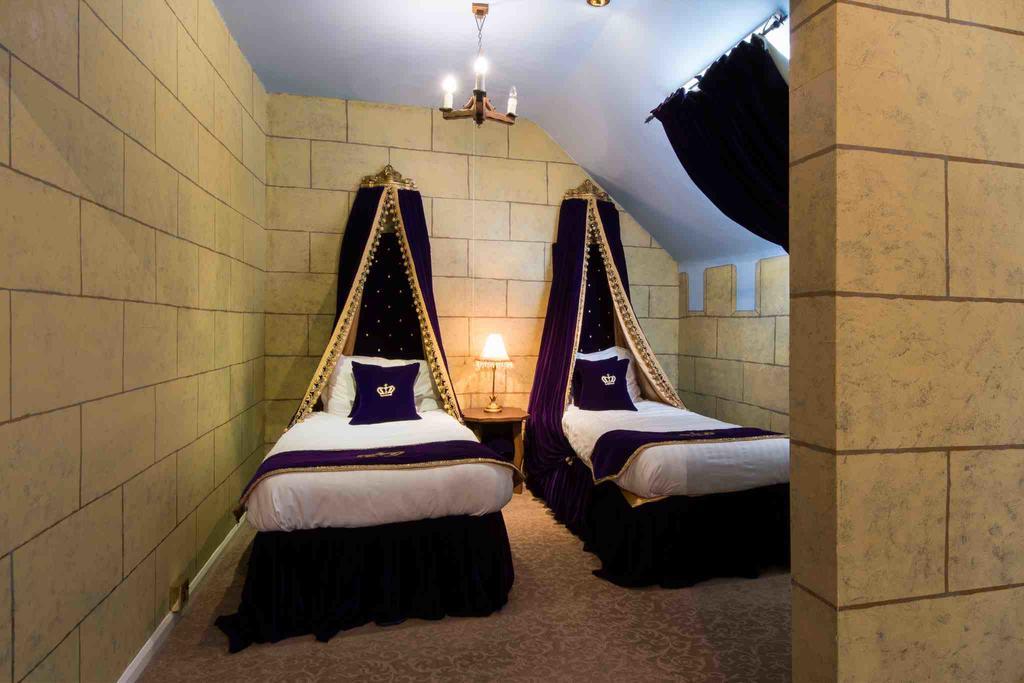 Maenan Abbey Hotel Ланруст Екстериор снимка