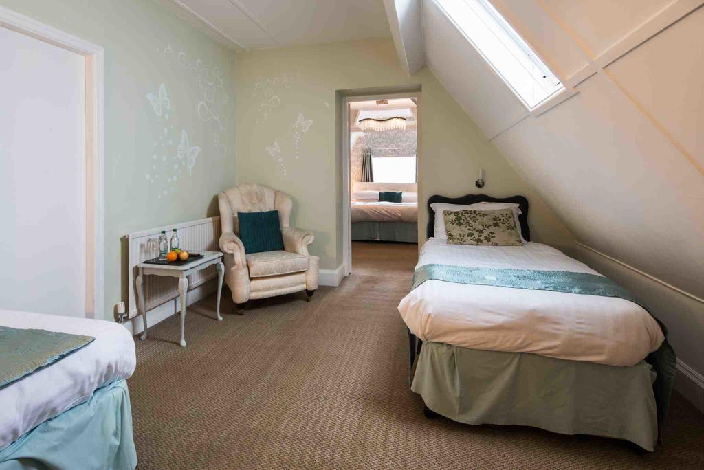Maenan Abbey Hotel Ланруст Екстериор снимка